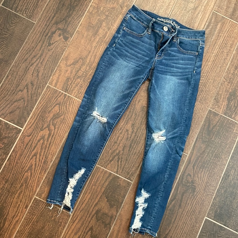 American Eagle Skinny ripped jeans